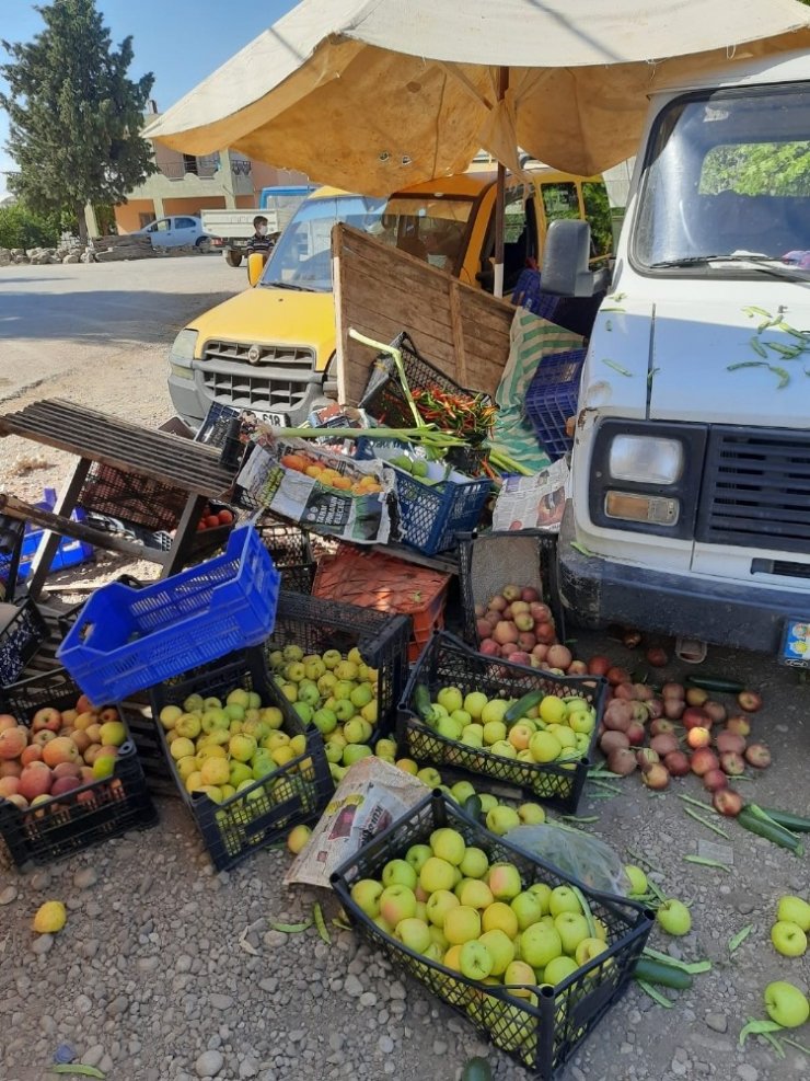 Polisten kaçan sürücü pazara daldı: 1 yaralı