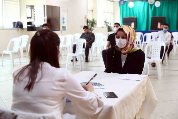 Bağcılar Belediyesi, iş arayanlar ile işverenleri bir araya getiriyor