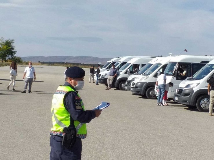 Miniklerin güvenle seyahati için jandarma denetimlerini arttırdı