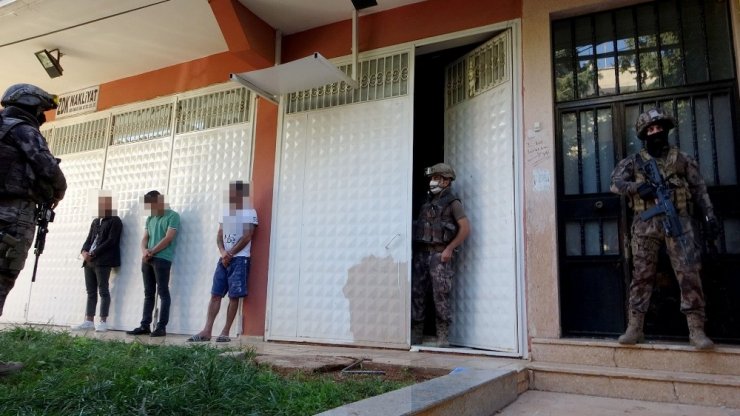 Gaziantep’te polisleri 9 sürgülü kapı da durduramadı