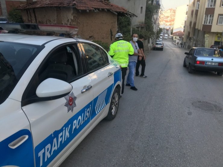 Yola fırlayan çocuğu Allah korudu