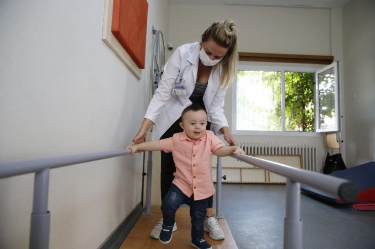 2 yaşındaki Ege’den engelsiz yaşama en büyük adım