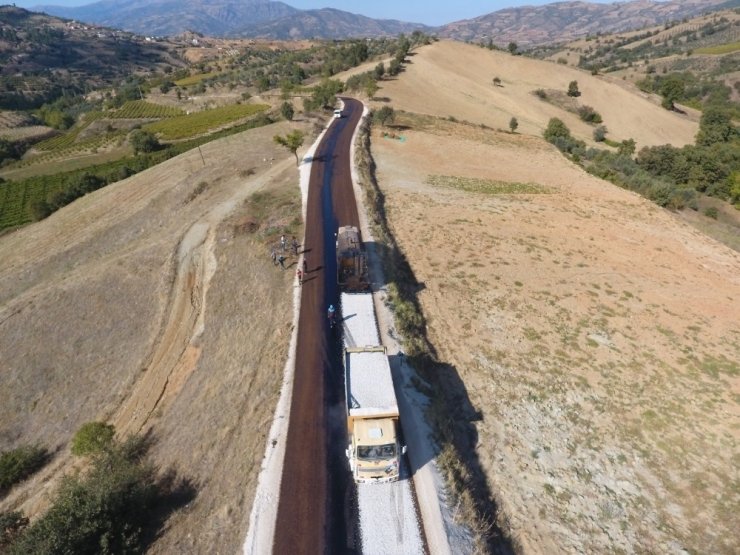 Manisa Büyükşehir Belediyesinin yol mesaisi