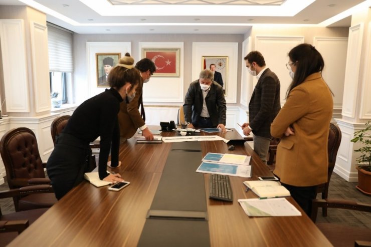 Hunat Mahallesine ’Selçuklu Anıtı ve Parkı’