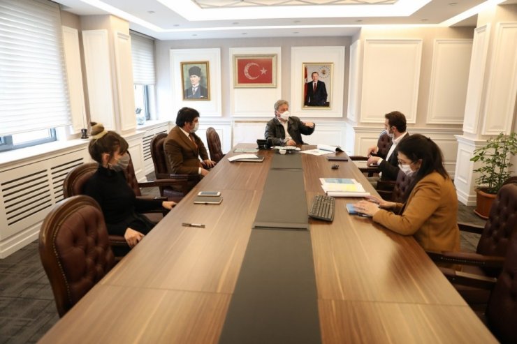 Hunat Mahallesine ’Selçuklu Anıtı ve Parkı’