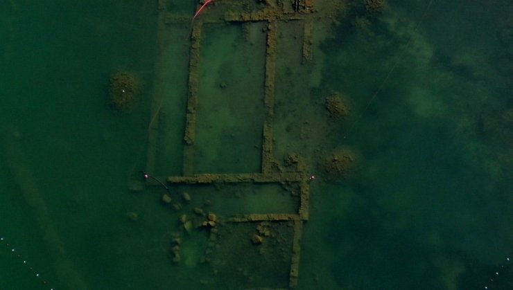 İznik Gölü çekilince bin 500 yıllık bazilika ortaya çıktı
