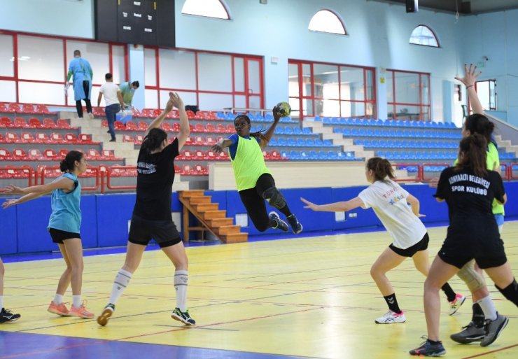 ’Mavi Kelebeklerde hedef galibiyet