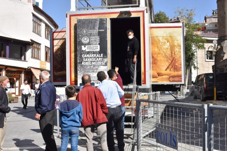 Çanakkale Muharebeleri Mobil Müzesi Bitlislilerle buluştu