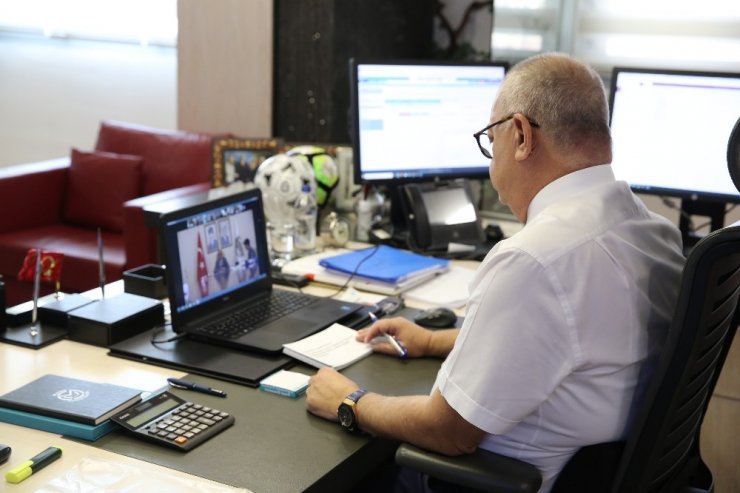 Başkan Ergün: "Tüm toplu taşıma araçlarını periyodik olarak dezenfekte ediyoruz"