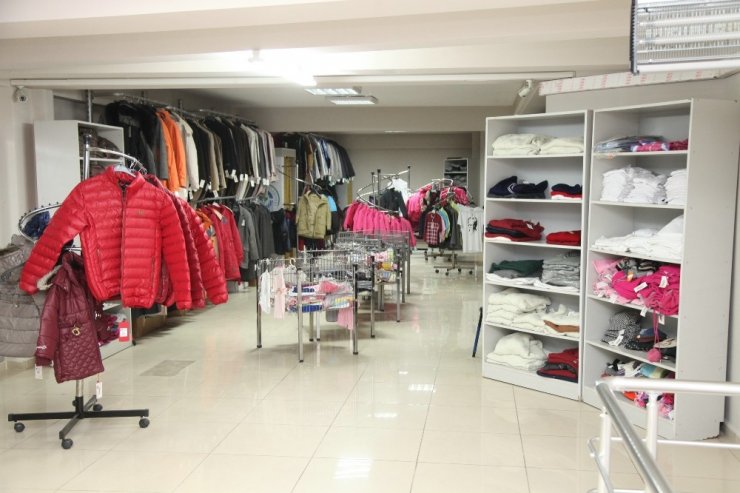 Halk Market 6 yaşında