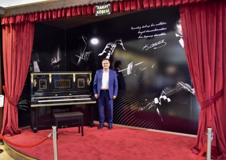 1864 yapımı piyanona artık Yaşayan Şehir Müzesinde