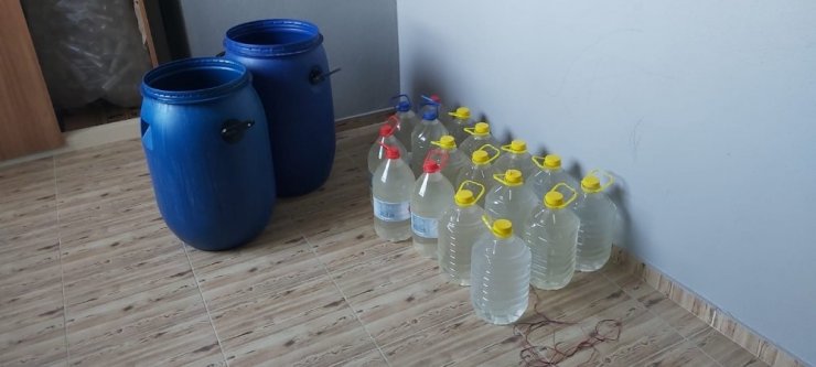 Adana’da kaçak içki ve tütün ele geçirildi