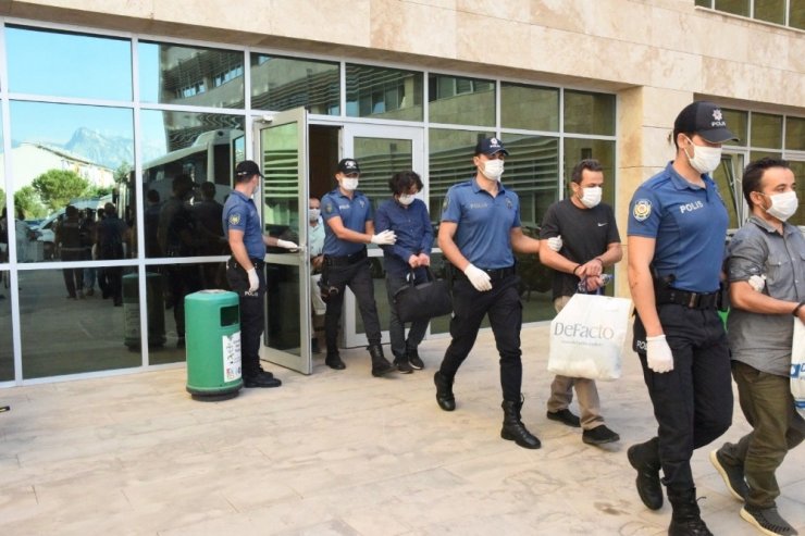FETÖ’nün güncel il yapılanmasına 12 tutuklama