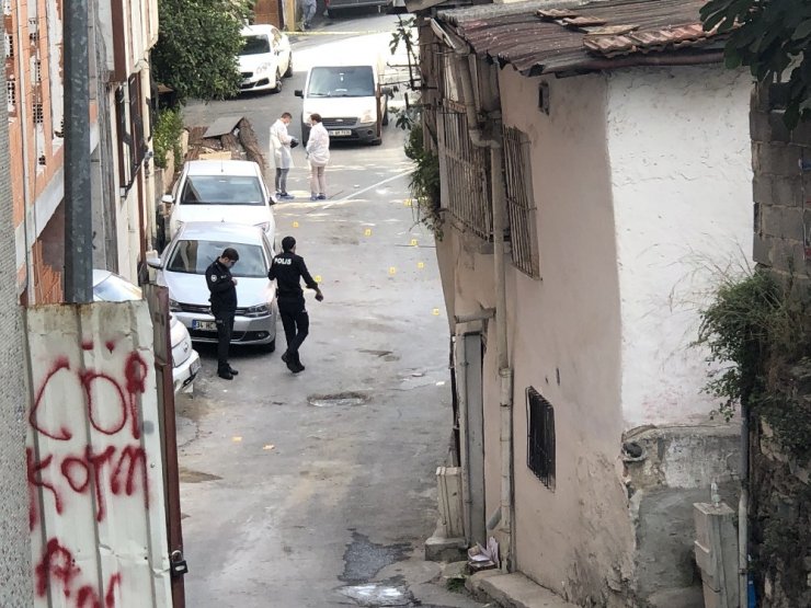 Beyoğlu’nda inşaat işçilerinin kavgasında kan aktı: 1 ölü