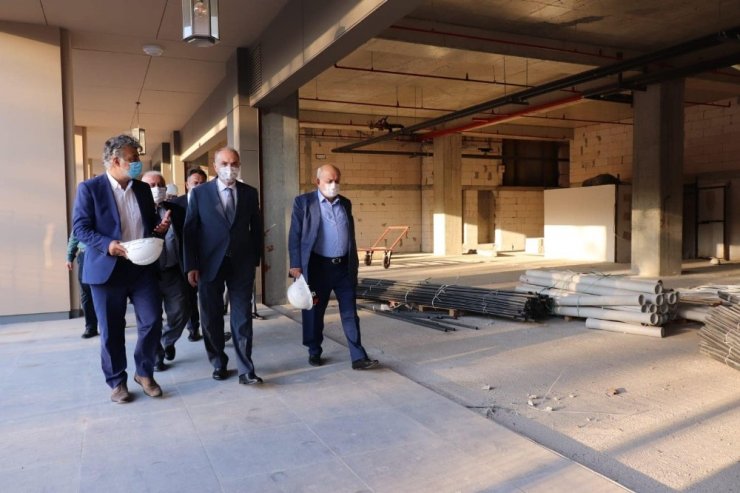 Başkan Özlü Sakarya’da AVM inceledi