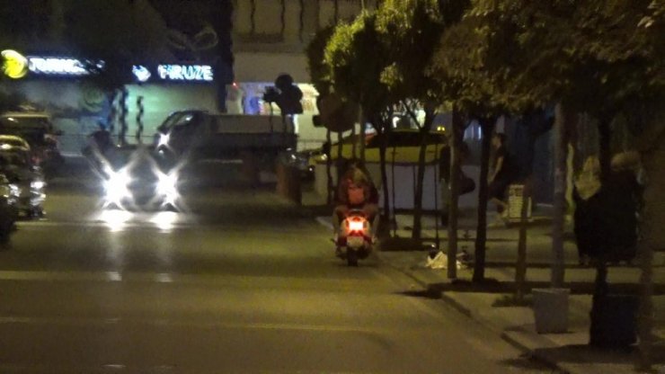 Uygulama yapan polisi gören sürücüler kaçtı