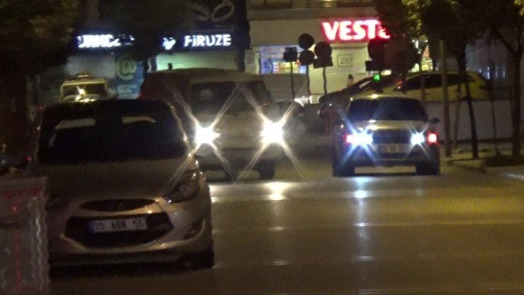 Uygulama yapan polisi gören sürücüler kaçtı