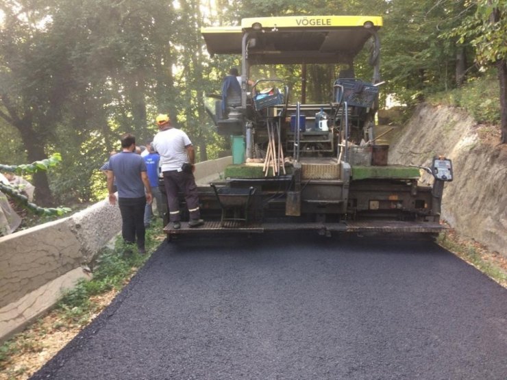 Köyünün dört bir yanında asfaltlama yapıldı