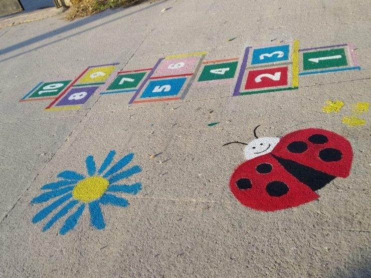 Köy okulları rengârenk