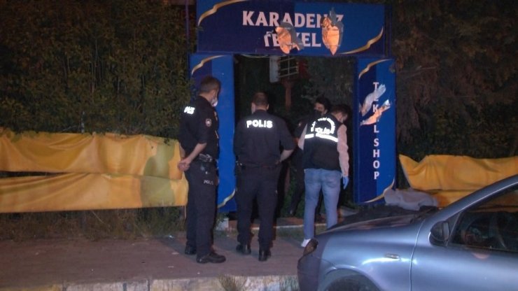 Küçükçekmece’de eğlence mekanına silahlı saldırı kamerada: 1 ölü