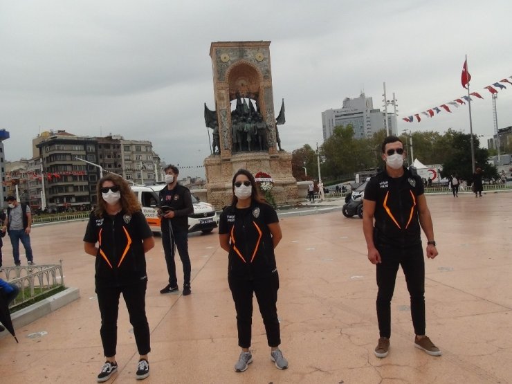 Taksim Meydanı’nda drone destekli korona virüs denetimi yapıldı