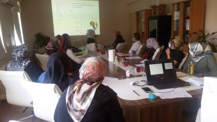 Çilimli’de süt sığırı yetiştiriciliği kursu başladı