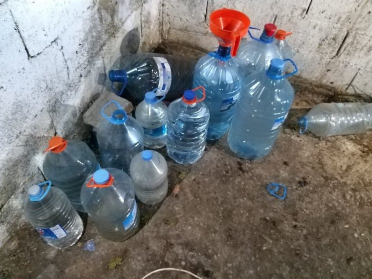 Adana’da bin 55 litre sahte içki ele geçirildi