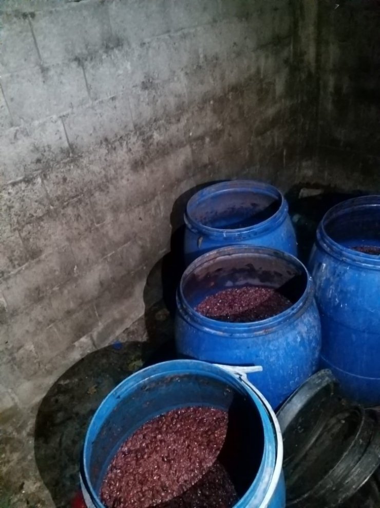 Adana’da bin 55 litre sahte içki ele geçirildi