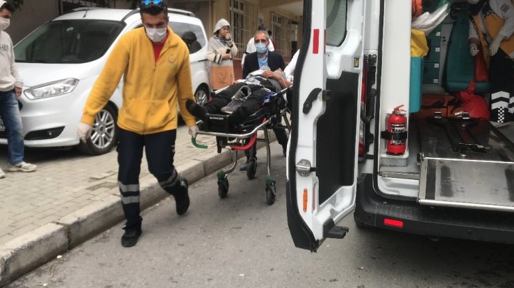 Avcılar’da komşular arası kavgada baltalı dehşet: 2 yaralı