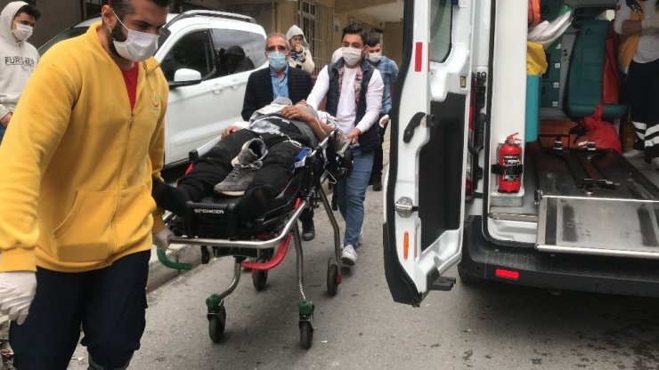 Avcılar’da komşular arası kavgada baltalı dehşet: 2 yaralı