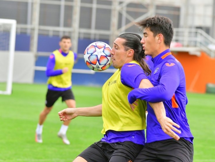 Başakşehir’de Şampiyonlar Ligi mesaisi başladı