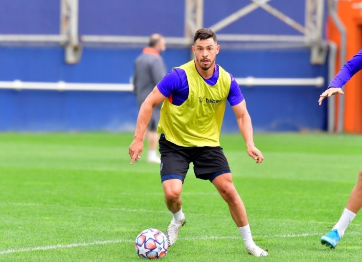 Başakşehir’de Şampiyonlar Ligi mesaisi başladı