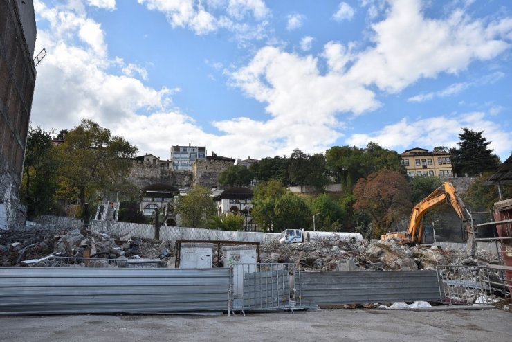 Bursa Ulu Cami göründü, sıra hanlarda