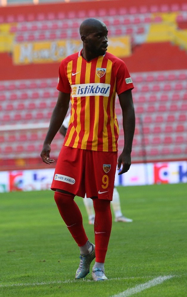 Kanga golle tanıştı