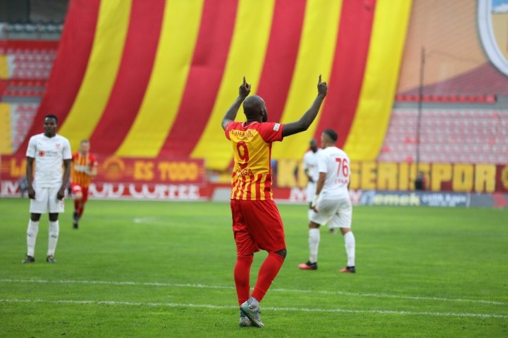 Kanga golle tanıştı