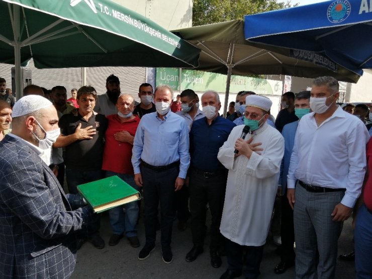 Husumetli iki aile Kur’an’a el basıp yemin ederek barıştı