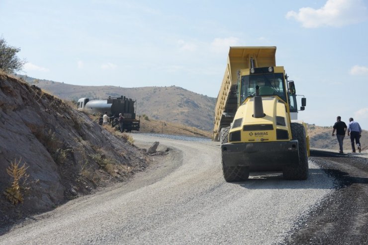 Malatya Büyükşehir’den 18 ayda 2 bin 353 km yol bakım ve asfalt çalışması