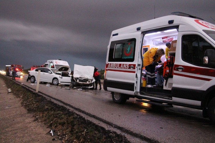 Manisa’da zincirleme trafik kazası: 4 yaralı