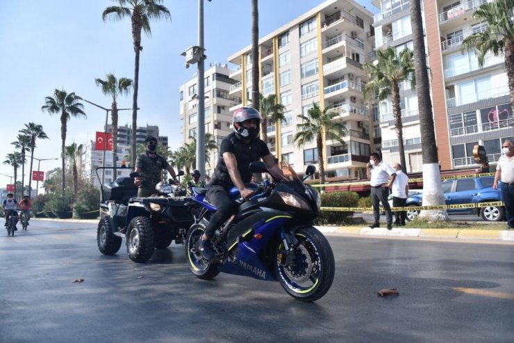 Mersin’de polis motosiklet tutkunlarıyla şehir turu attı