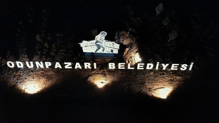 Odunpazarı’ndan cadde kesişimine Atatürk silueti