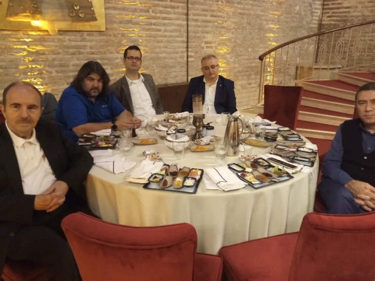 Doç. Dr. Mustafa Güzel: “Savunma sanayisinde attığımız adımı sağlık sanayisinde de atmamız gerekiyor “