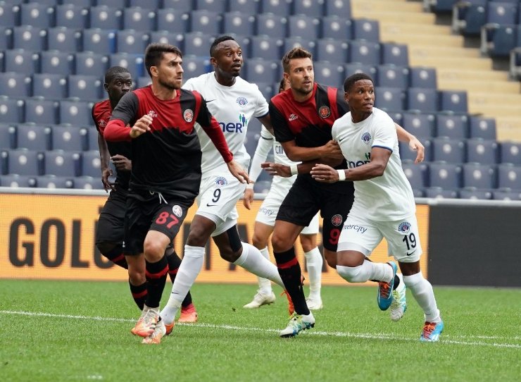 Süper Lig: Fatih Karagümrük: 1 - Kasımpaşa: 0 (İlk yarı)