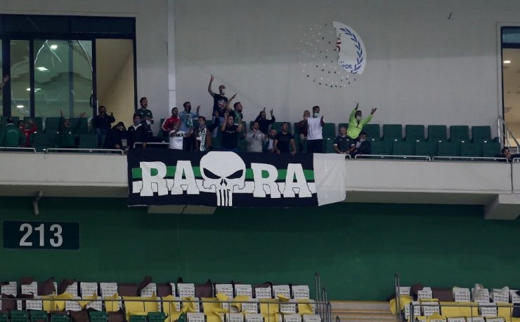 TFF 1. Lig: Bursaspor: 1 - Balıkesirspor: 1 (İlk yarı sonucu)