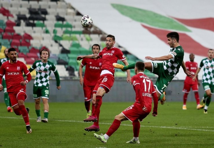TFF 1. Lig: Bursaspor: 1 - Balıkesirspor: 1 (İlk yarı sonucu)