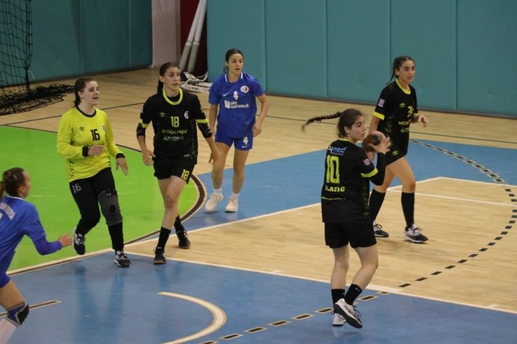 Kadınlar Hentbol Süper Ligi: Elazığ Sosyal Yardımlaşma: 24 - Anadolu Üniversitesi: 32