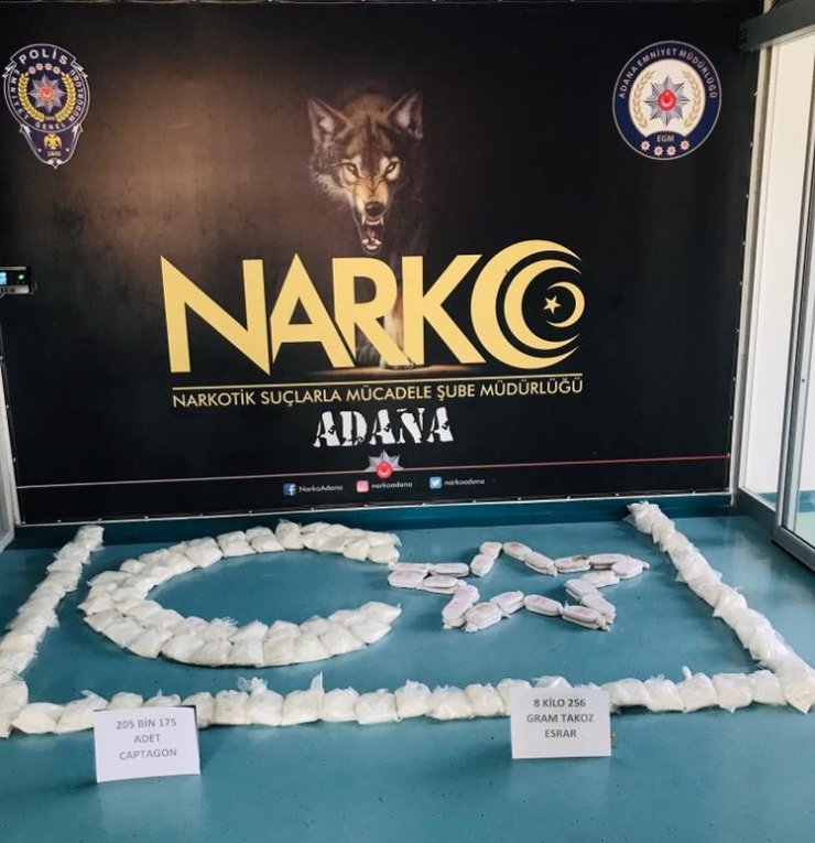 Polis aracına çarpıp kaçan uyuşturucu tacirleri tutuklandı