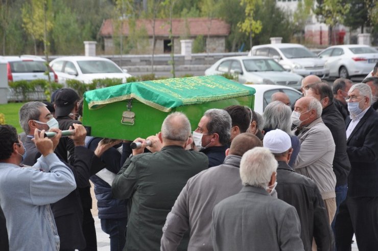 Eski Belediye Başkanı Nuri Demirayak son yolculuğuna uğurlandı