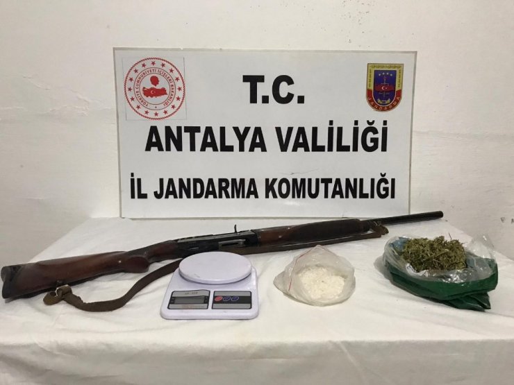 Jandarma bu yıl 563 uyuşturucu operasyonu yaptı