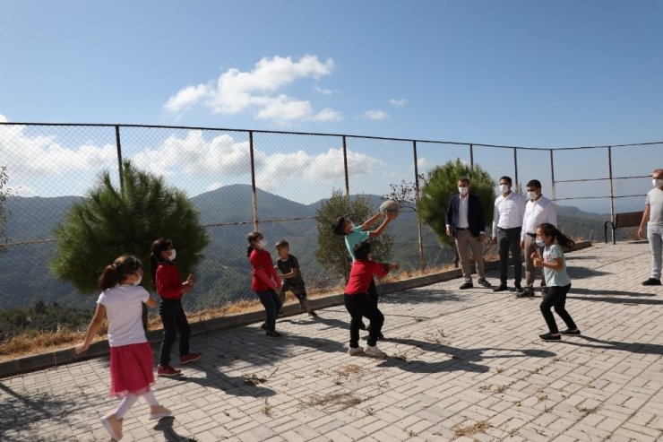 Alanya’nın kırsalında vatandaşların talepleri yerinde dinledi