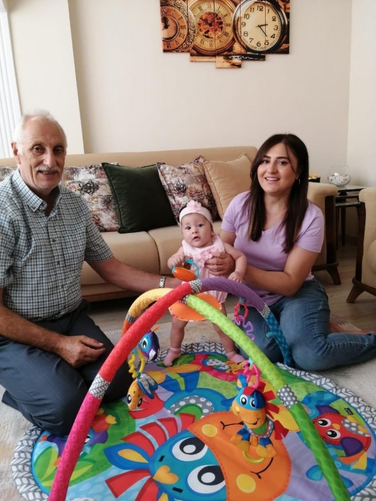 Böbrek nakliyle hem sağlığına hem de kızına kavuştu